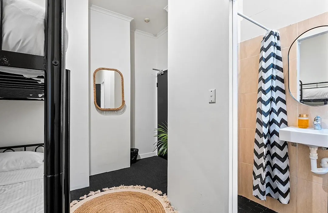 Azzurro Pod Hotel Central Sydney - Near Central Station-1